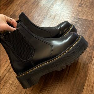 Dr. Martens 2976 Smooth Leather platform size 8